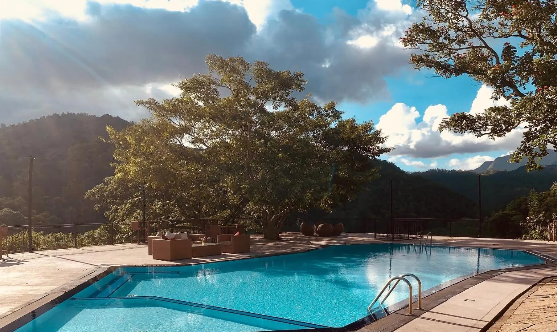 Indra Manel Family Holiday Resort Kandy